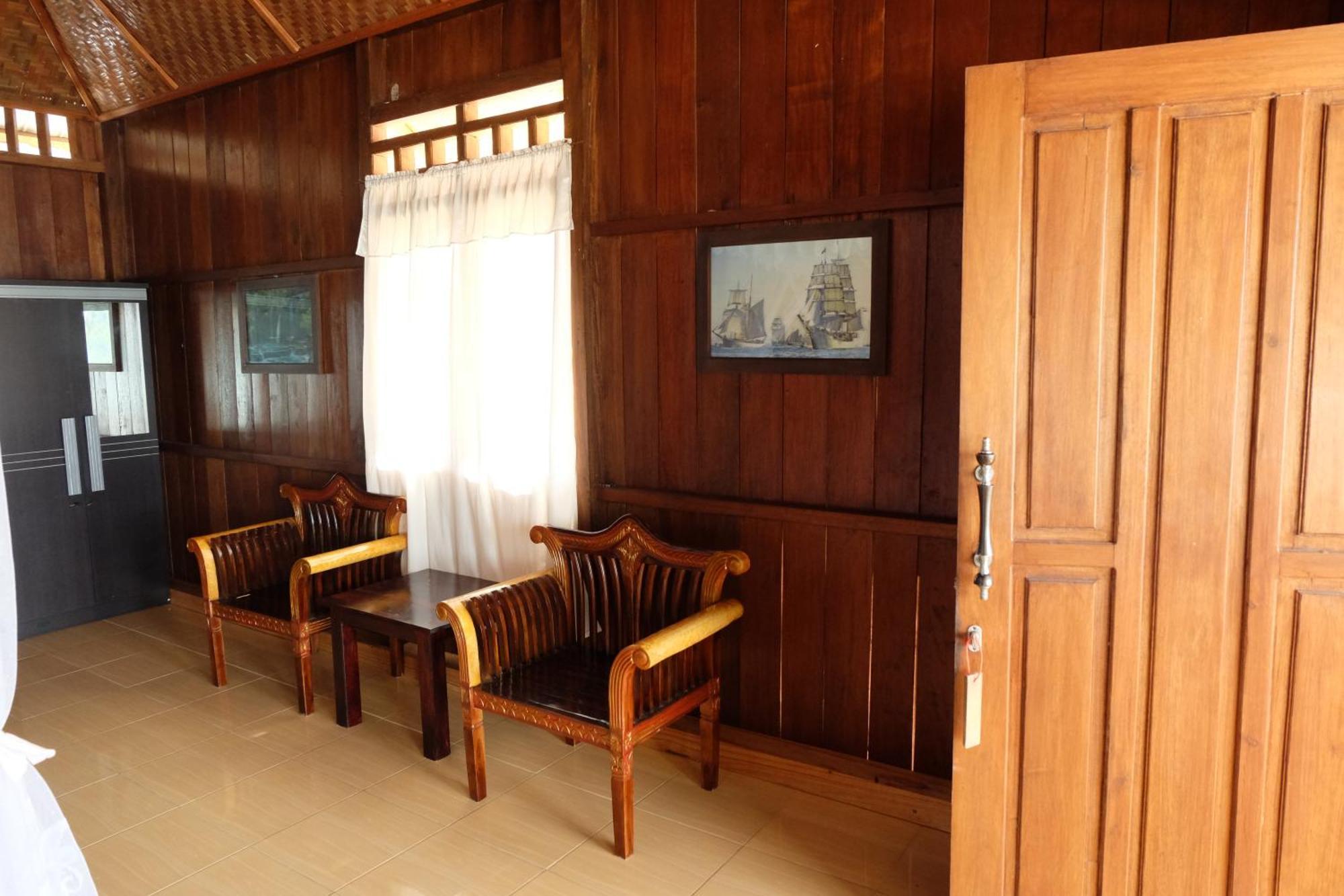 Bolilanga Island Resort - Togean Island Angkayo Buitenkant foto