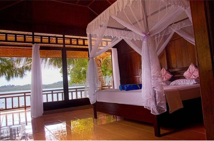 Bolilanga Island Resort - Togean Island Angkayo Buitenkant foto