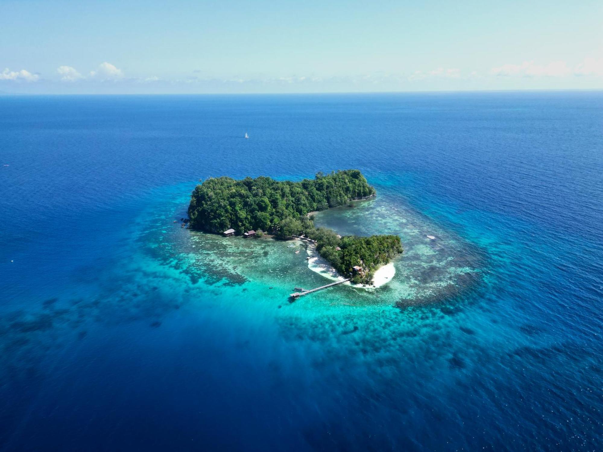 Bolilanga Island Resort - Togean Island Angkayo Buitenkant foto